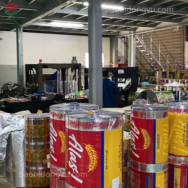 Đơn vị sản xuất bao bì thức ăn thú cưng uy tín cho chó mèo - Bao Bì Đông Vũ