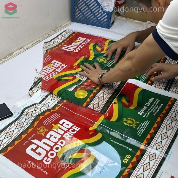 Duyệt mẫu in tại Đông Vũ