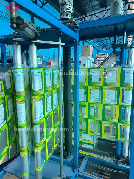 quy trình máy chạy cắt túi bao bì gạo