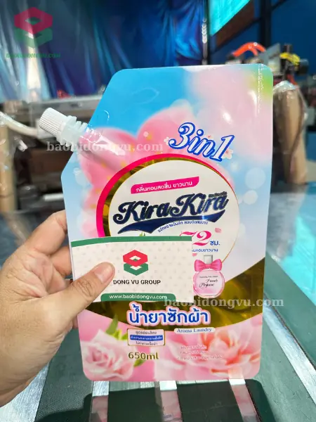 Túi đáy đứng có vòi rót đựng dung dịch chất lỏng