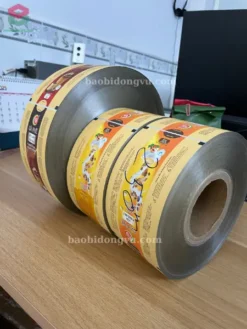 cuộn màng đóng gói thực phẩm in phủ mờ được chia theo yêu cầu của khách