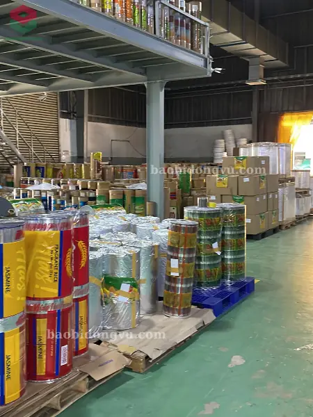 cuộn màng được bảo quản cẩn thận sau khi in