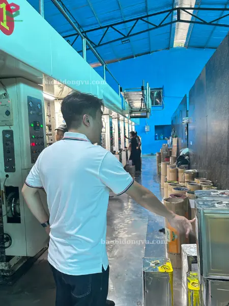 KCS Bao Bì Đông Vũ kiểm tra nguyên vật liệu mực in ống đồng bằng cốc đo độ nhớt Zahn Cup