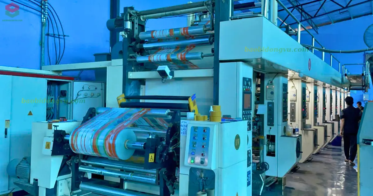 Máy in ống đồng 10 màu in màng ghép tại xưởng Bao Bì Đông Vũ