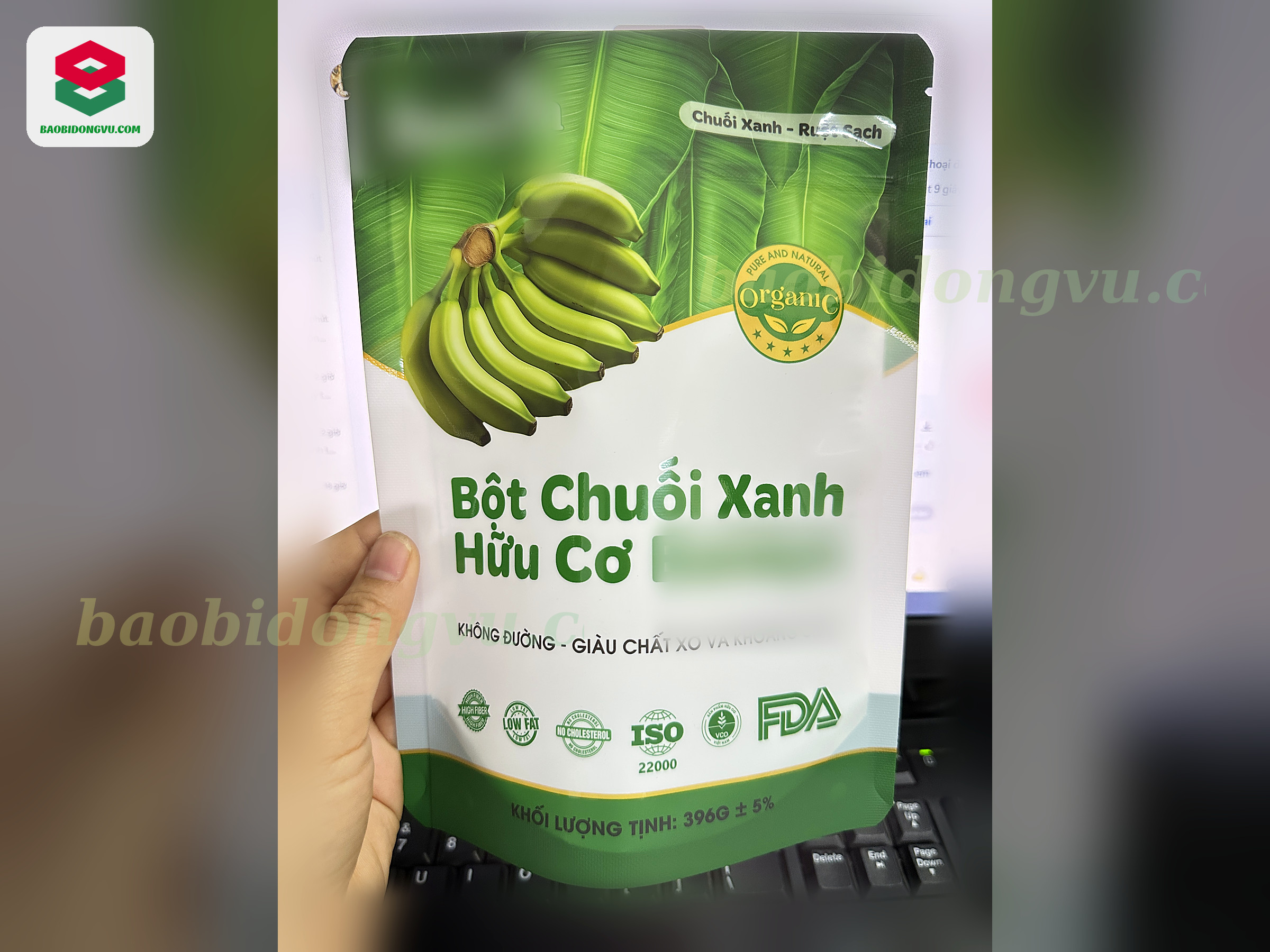 White stand-up zipper pouch for organic banana flour powder, printed by Dong Vu Packaging Vietnam
